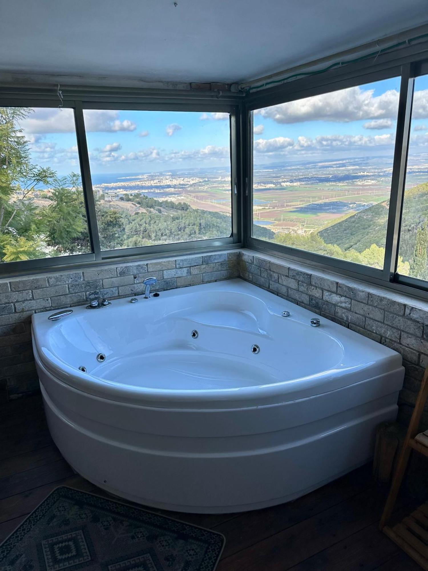 Panoramic View Hotel Isfiya Bagian luar foto